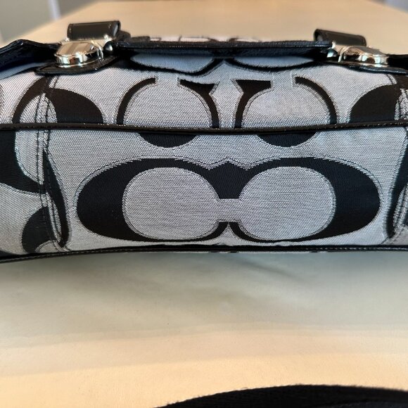 Coach Bag Purse w/ should strap - Picture 3 of 7